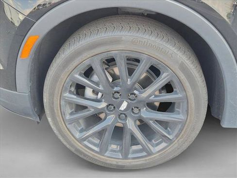 Used 2023 Cadillac XT4 Sport w/ LPO, Onyx Lite Package FWD image 10