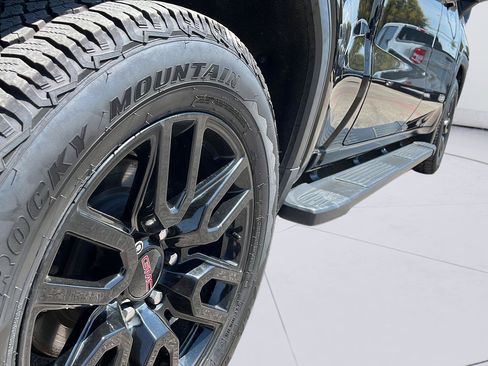Used 2021 GMC Sierra 1500 Elevation RWD image 13