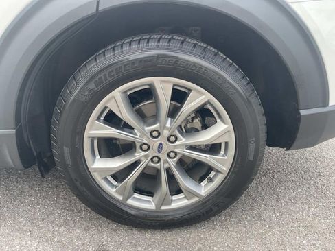 Used 2021 Ford Explorer XLT w/ Equipment Group 202A AWD/4WD image 11