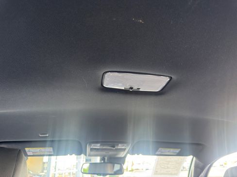 Used 2019 Toyota Tacoma TRD Sport w/ Technology Package image 32