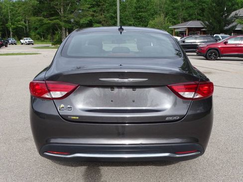Used 2016 Chrysler 200 Limited Sedan FWD image 8
