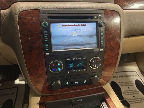 Used 2013 Chevrolet Suburban LTZ image 17