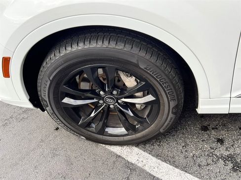 Used 2017 Audi Q7 3.0T Premium Plus w/ Premium Plus Package image 14