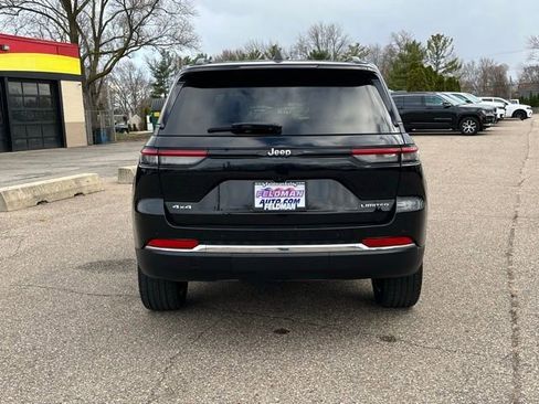 Used 2023 Jeep Grand Cherokee Limited AWD/4WD image 4