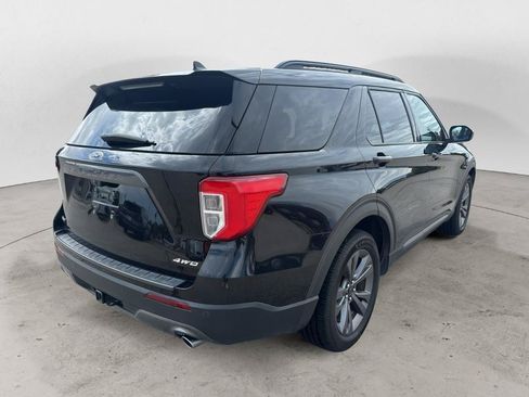 Used 2022 Ford Explorer XLT w/ Equipment Group 202A AWD/4WD image 6