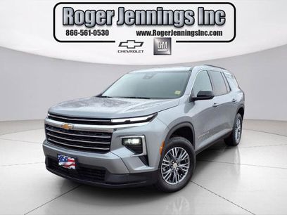 Used 2025 Chevrolet Traverse LT w/ LPO, Floor Liner Package