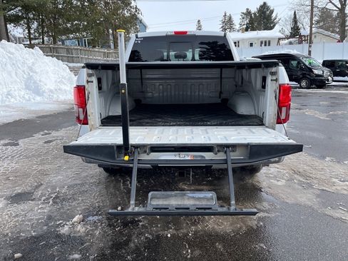 Used 2018 Ford F150 Lariat w/ Equipment Group 502A Luxury image 8