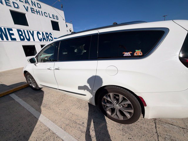 Used 2017 Chrysler Pacifica Limited FWD image 31