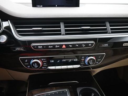 Used 2019 Audi Q7 3.0T Premium Plus w/ Premium Plus Package AWD/4WD image 9