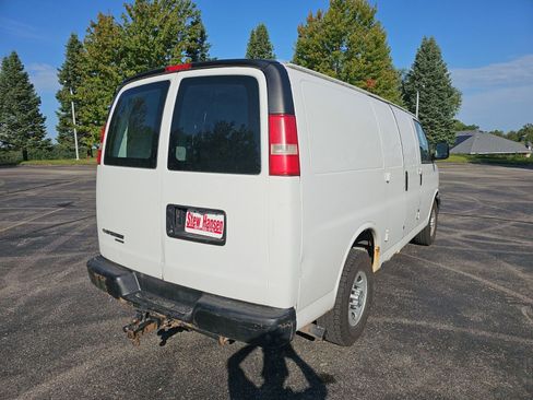 Used 2015 Chevrolet Express 2500 RWD image 6