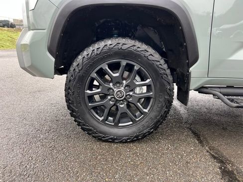 Used 2022 Toyota Tundra Limited image 29