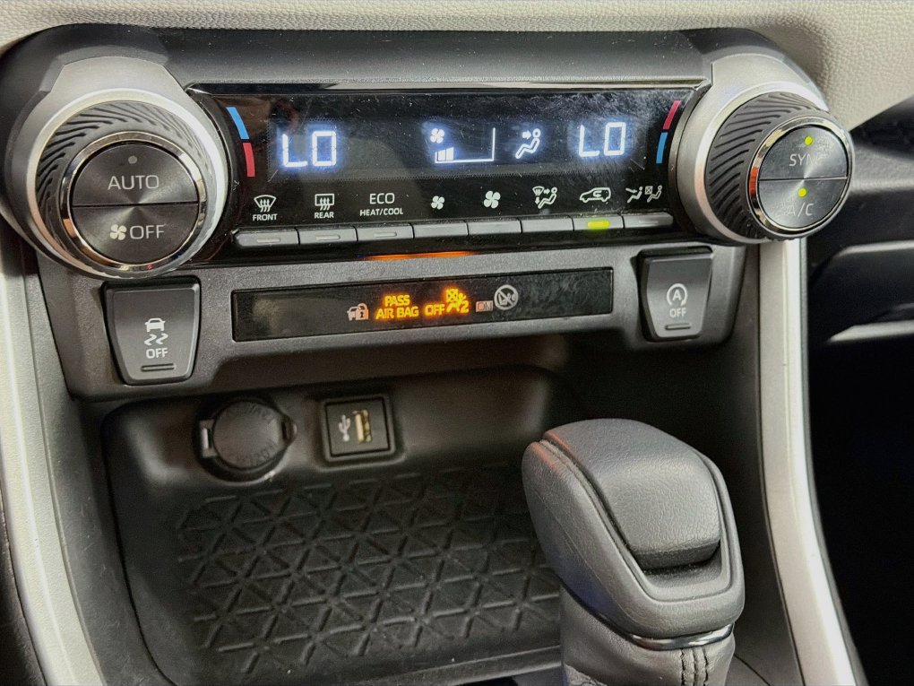 Used 2023 Toyota RAV4 XLE w/ Convenience Package FWD image 19