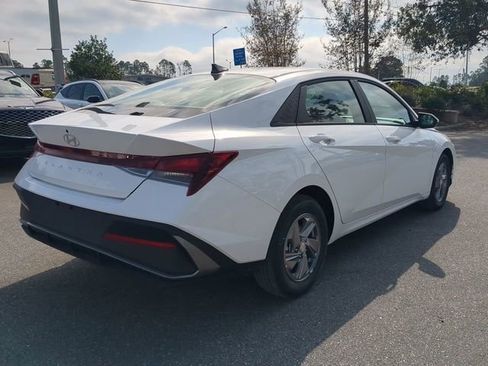 New 2026 Hyundai Elantra SE image 5