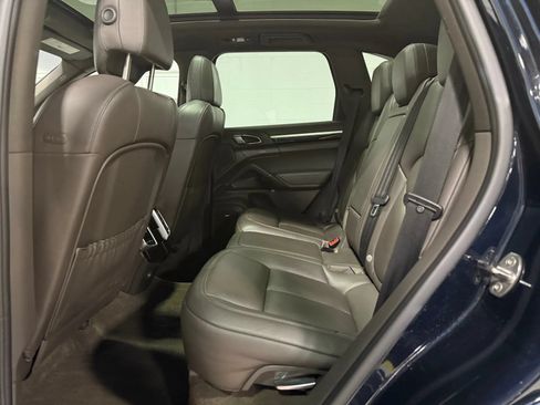Used 2016 Porsche Cayenne AWD/4WD image 42