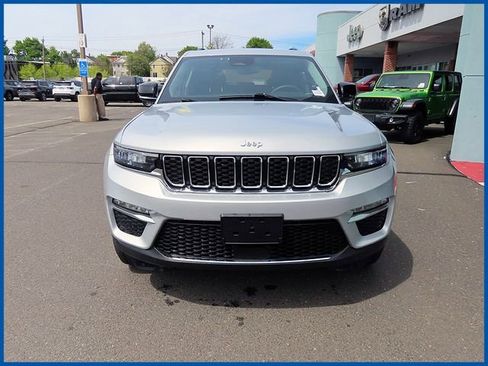 Certified 2023 Jeep Grand Cherokee Limited AWD/4WD image 2