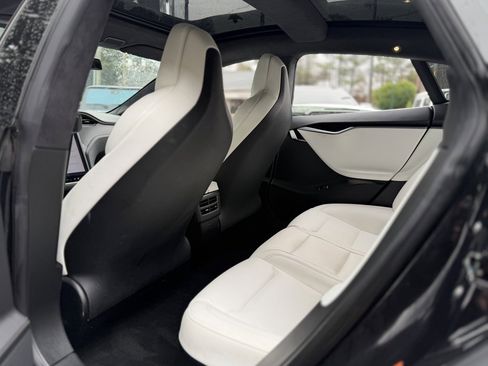 Used 2018 Tesla Model S 100D image 30