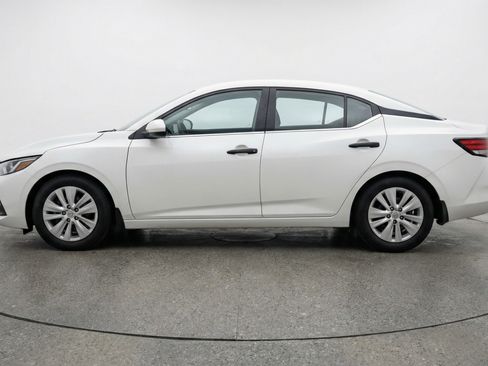 Used 2025 Nissan Sentra S image 5