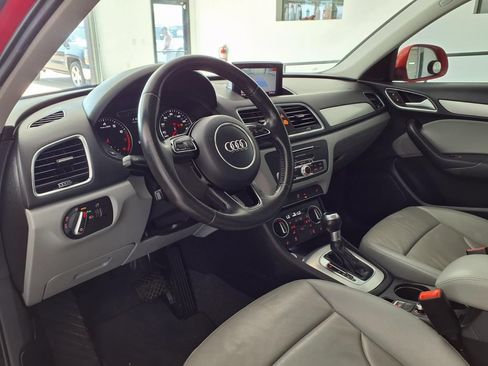 Used 2018 Audi Q3 2.0T Premium w/ Convenience Package FWD image 11