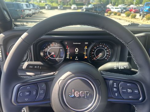 New 2026 Jeep Gladiator Rubicon w/ Steel Power Dome Hood Package AWD/4WD image 38