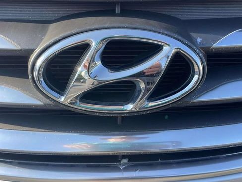 Used 2018 Hyundai Santa Fe Sport w/ 2.4L Value Package 02 FWD image 4