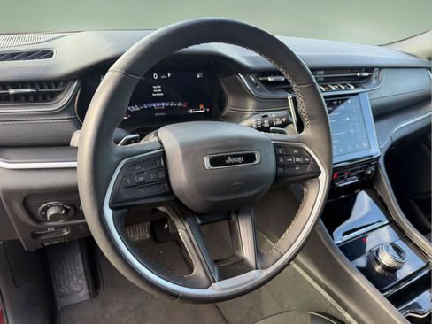 Used 2023 Jeep Grand Cherokee Altitude image 18