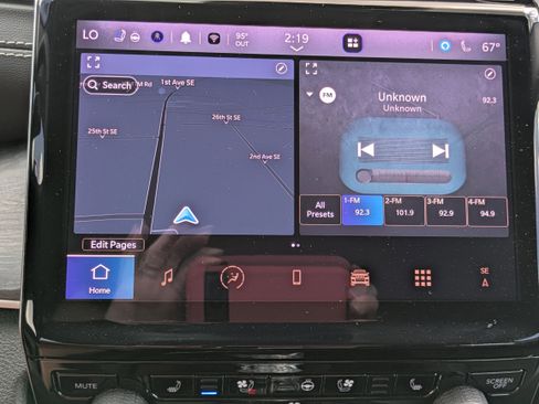 Used 2023 Jeep Grand Cherokee L Limited w/ Luxury Tech Group II image 24