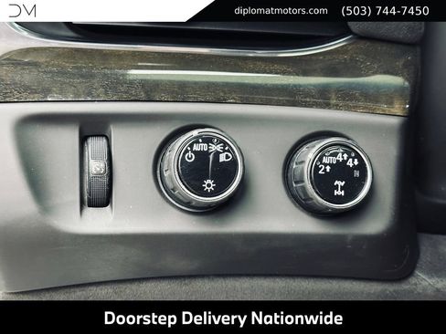 Used 2017 Cadillac Escalade ESV Platinum AWD/4WD image 48