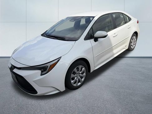 Used 2023 Toyota Corolla LE AWD/4WD image 3