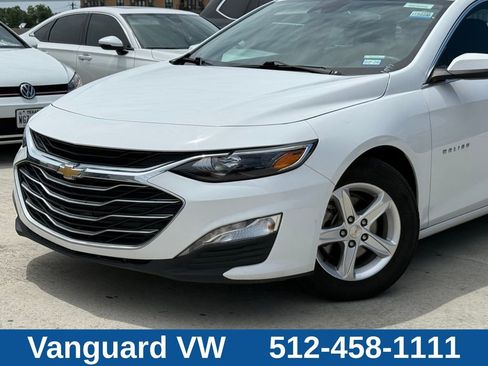 Used 2023 Chevrolet Malibu LT w/ Driver Confidence Package FWD image 2