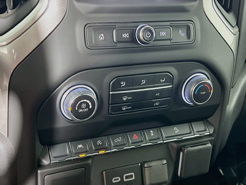 Used 2025 Chevrolet Silverado 1500 Custom Trail Boss w/ LPO, Dark Essentials Package AWD/4WD image 14