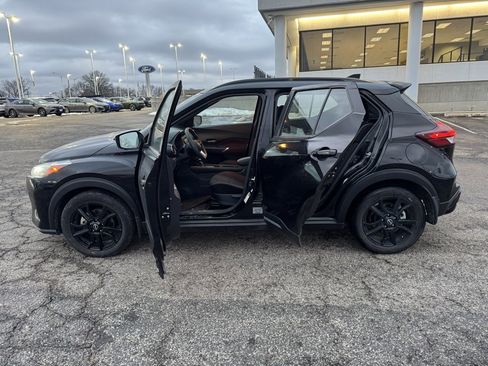 Used 2024 Nissan Kicks SR image 4