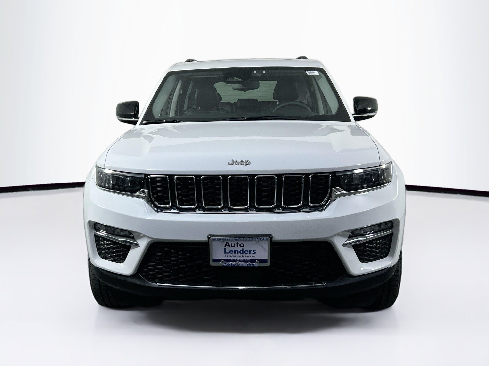 Used 2023 Jeep Grand Cherokee Limited AWD/4WD image 2