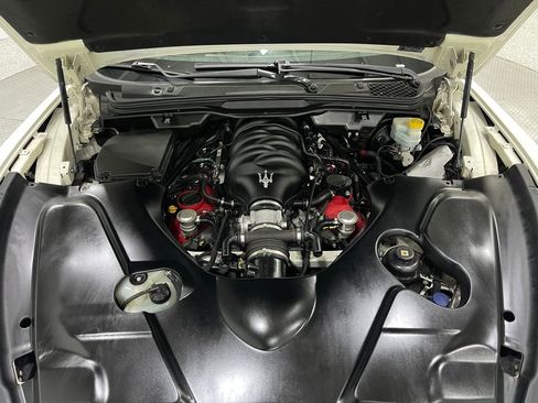 Used 2017 Maserati GranTurismo Convertible image 21