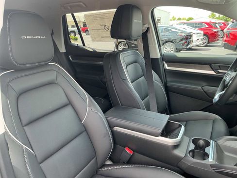 Used 2026 GMC Terrain Denali AWD/4WD image 26