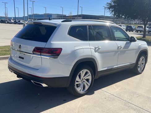 Certified 2023 Volkswagen Atlas SE image 10
