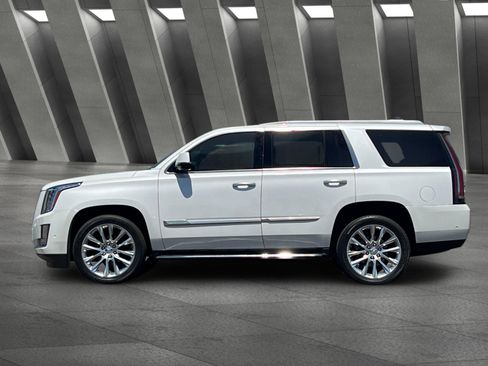 Used 2020 Cadillac Escalade Luxury AWD/4WD image 7