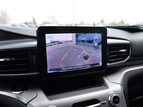 Used 2022 Ford Explorer XLT w/ Equipment Group 202A image 28