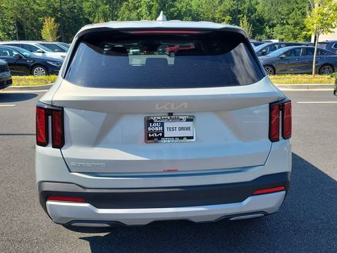 New 2026 Kia Sorento LX FWD image 5