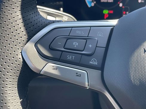 New 2026 Volkswagen Tiguan SE R-Line FWD image 20