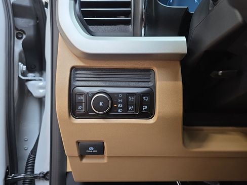 New 2026 Ford F250 XLT w/ XLT Premium Package image 25