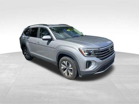 Used 2024 Volkswagen Atlas SE FWD image 4