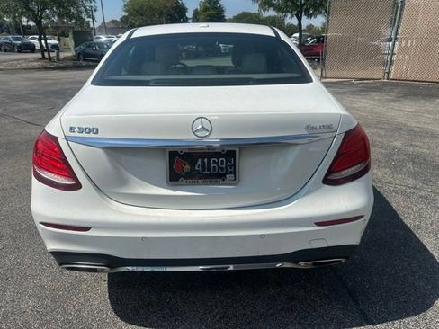 Used 2017 Mercedes-Benz E 300 4MATIC image 4