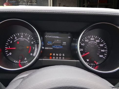 Used 2018 Ford Mustang Coupe RWD image 17
