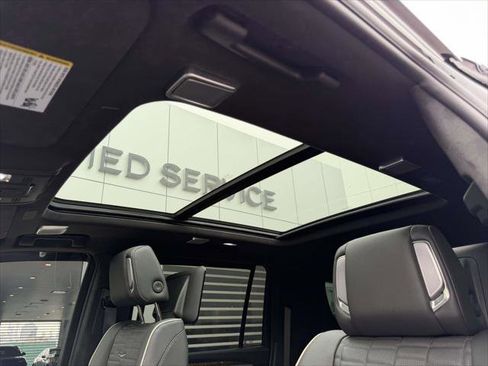 Used 2025 Cadillac Escalade ESV Sport Platinum AWD/4WD image 24