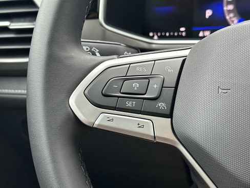 New 2026 Volkswagen Taos SE image 23