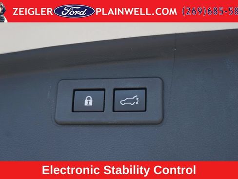 Used 2023 Subaru Outback Premium AWD/4WD image 11