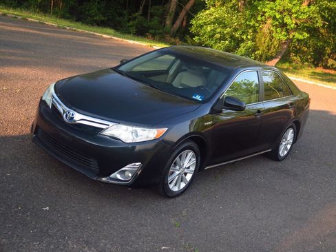 Used 2012 Toyota Camry XLE w/ Convenience Pkg FWD image 19