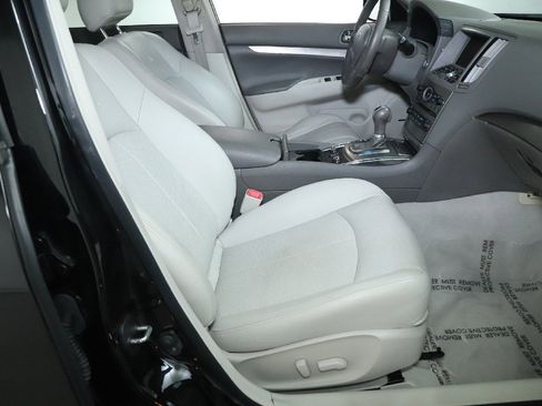 Used 2011 INFINITI G37 X w/ Premium Pkg image 31