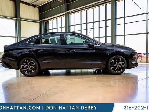 Used 2025 Hyundai Sonata SEL FWD image 30