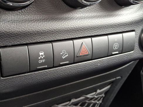 Used 2015 Jeep Wrangler Unlimited Rubicon w/ Connectivity Group image 23